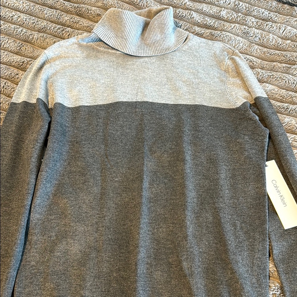 NWT Calvin Klein Women’s Gray Turtleneck Sweater